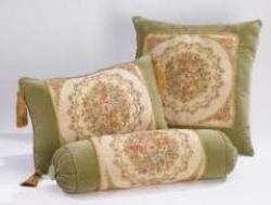 Купить декоративные подушки недорого можно для различных целей